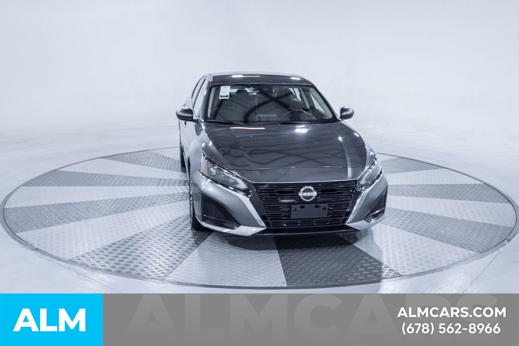 Used 2024 Gray Nissan 2.5 SV image 15
