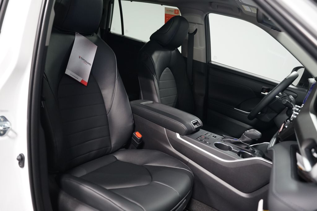 Thumbnail: 2026 Toyota Highlander - 28