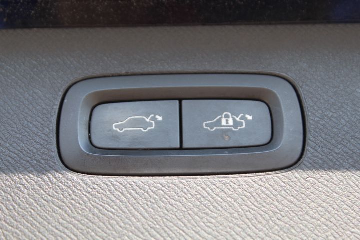 Used Car 2018 Volvo Xc90  T6 Inscription For Sale Under $20,000 In Georgetown, Texas