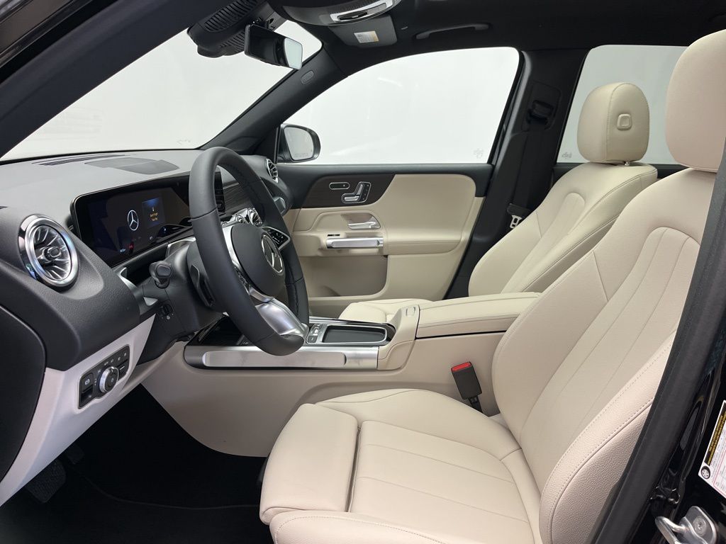 Thumbnail: 2025 Mercedes-Benz GLB - 12