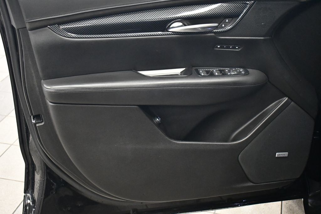 Thumbnail: 2018 Cadillac XT5 - 16