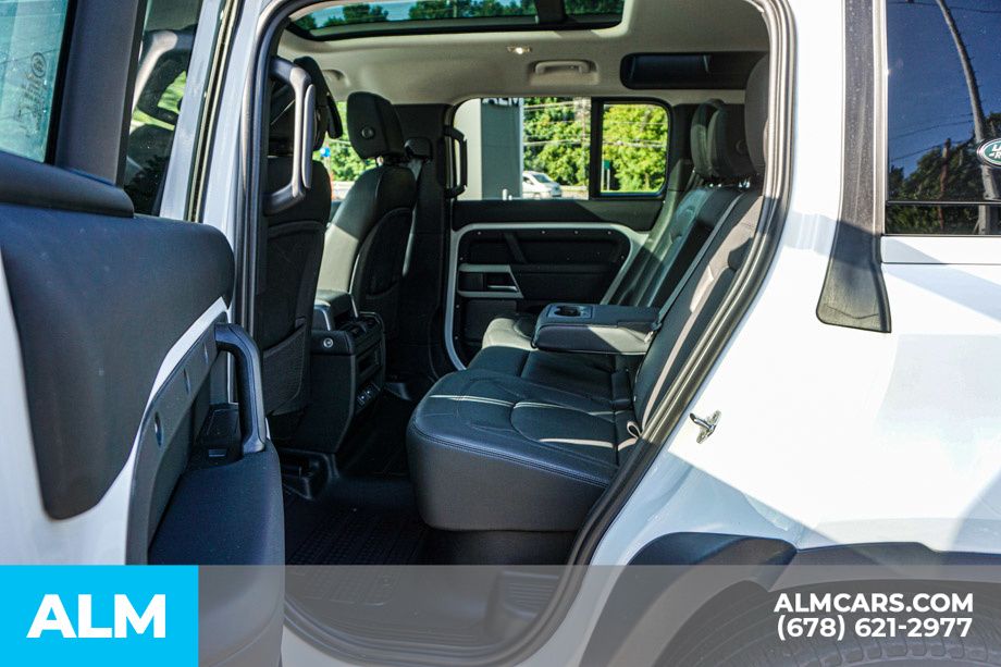 Used 2024 White Land Rover S image 20