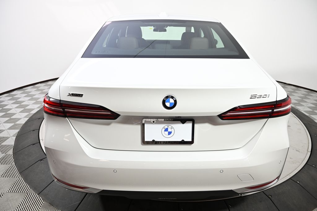 Thumbnail: 2026 BMW 5 Series - 4