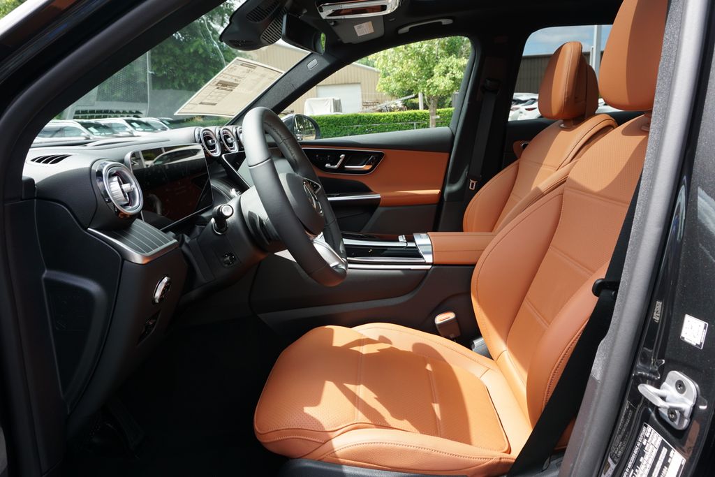 2025 Mercedes-Benz GLC 300 17