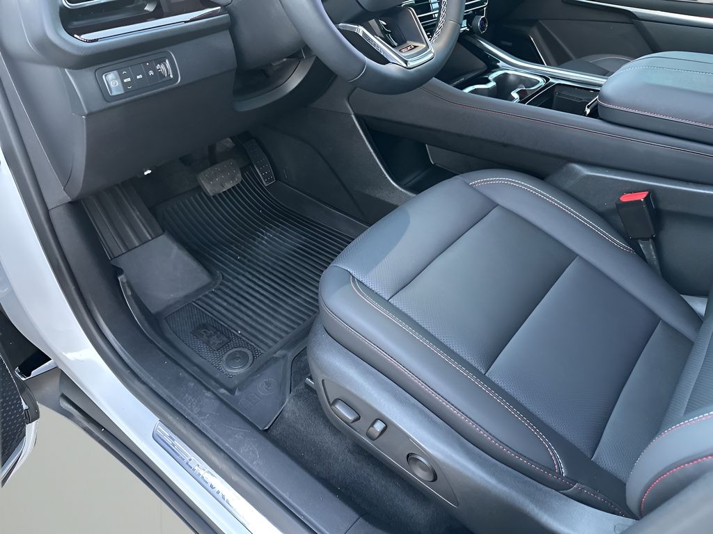 Used Car 2025 Chevrolet Traverse  Z71 For Sale Under $50,000 In Austin, Texas