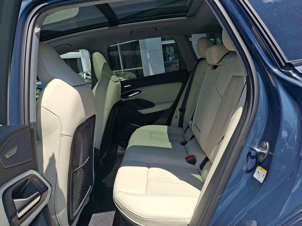 Thumbnail: 2027 Audi Q6 e-tron - 7