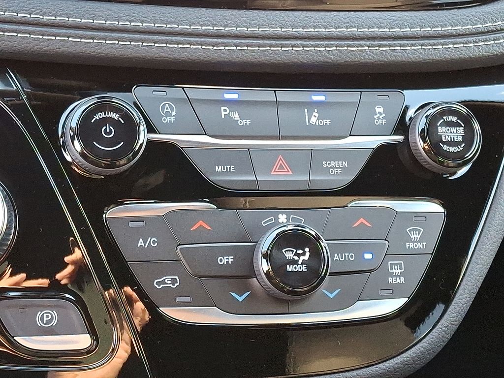 2026 Chrysler Pacifica — photo 12