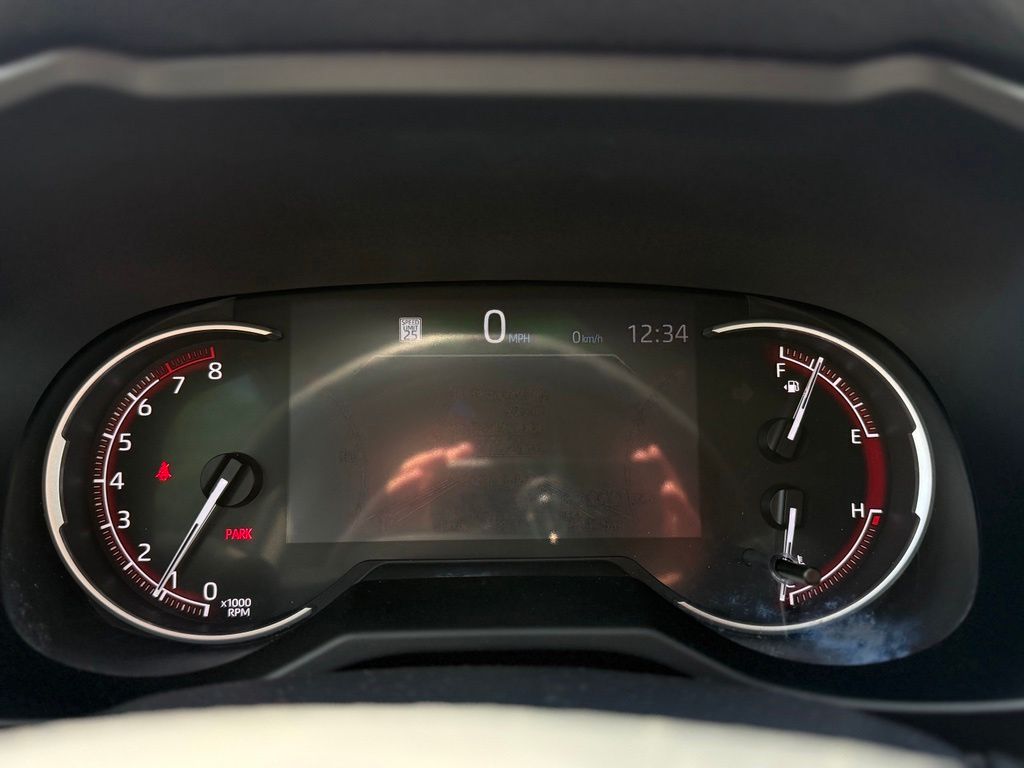 2024 Toyota RAV4 XLE - Photo 9