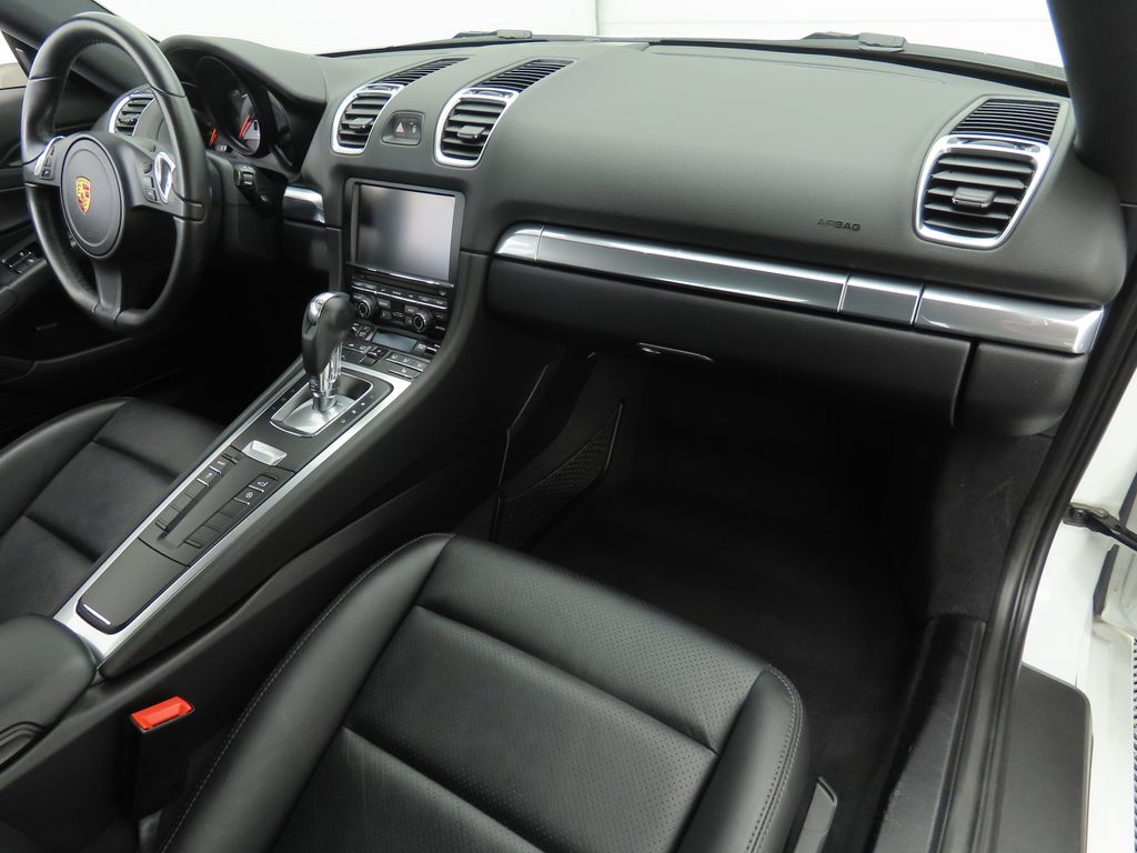 Thumbnail: 2016 Porsche Cayman - 19