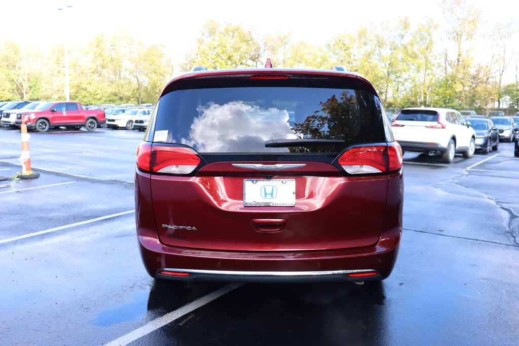 2017 Chrysler Pacifica  4