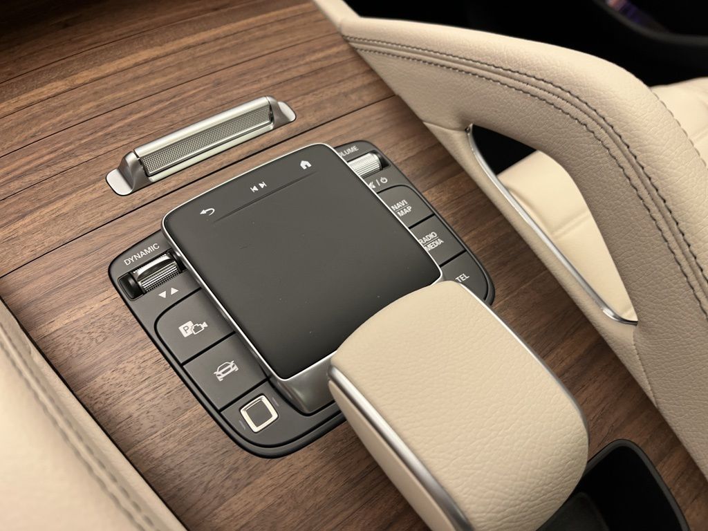 Thumbnail: 2026 Mercedes-Benz GLE - 21