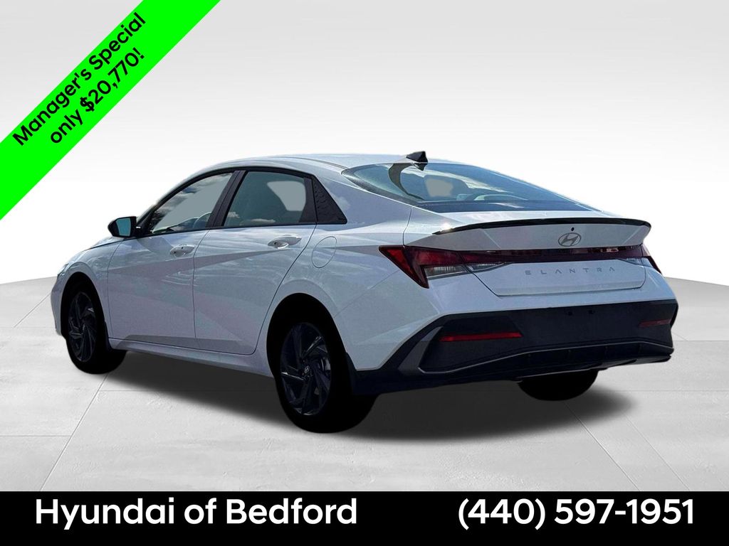2026 Hyundai Elantra SEL Sport - Image 5