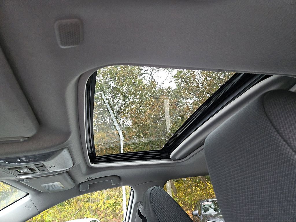 Thumbnail: 2024 Toyota RAV4 - 15