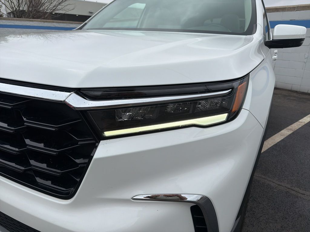 Thumbnail: 2023 Honda Pilot - 9