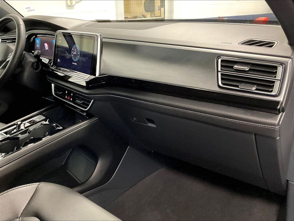2026 Volkswagen Atlas Cross Sport — photo 14
