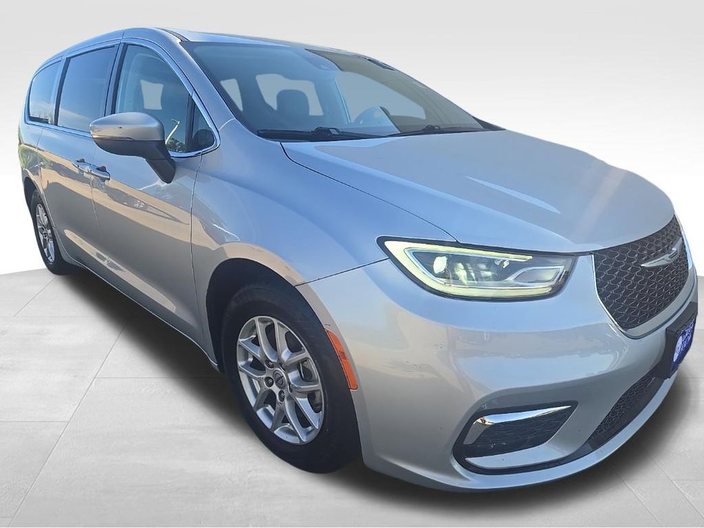 Used 2023 Chrysler Pacifica Van