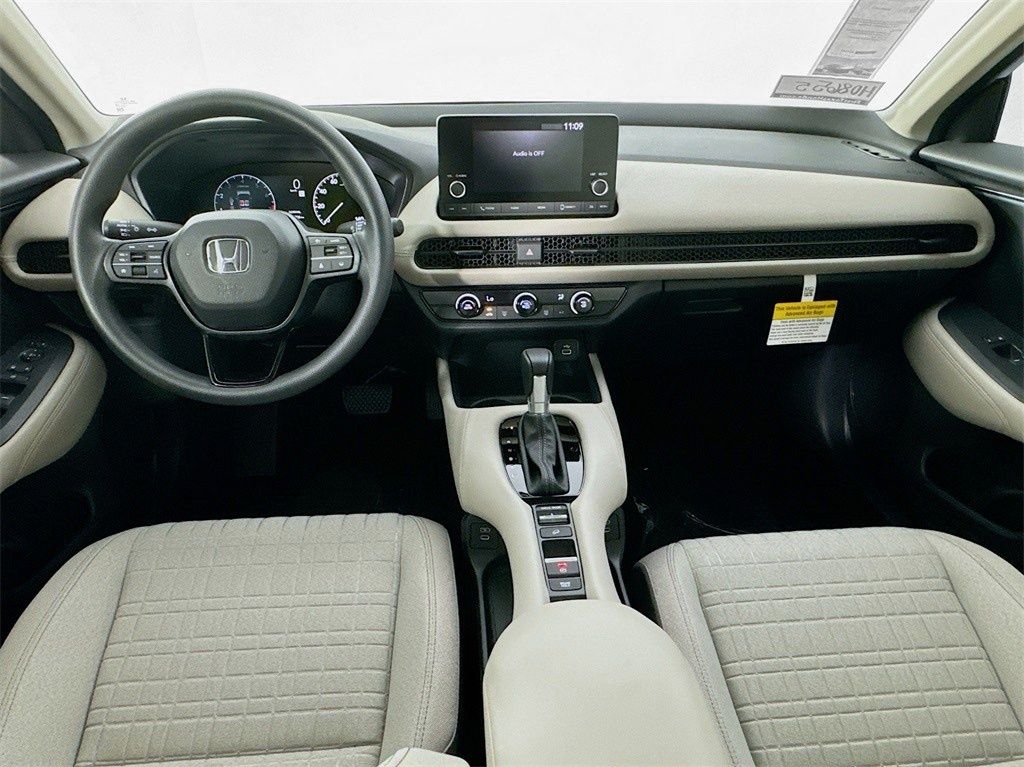 2025 Honda HR-V LX photo