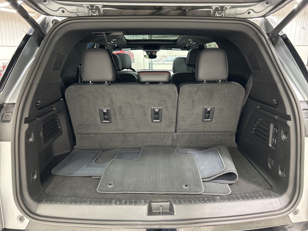 used 2024 Chevrolet Traverse car, priced at $44,242