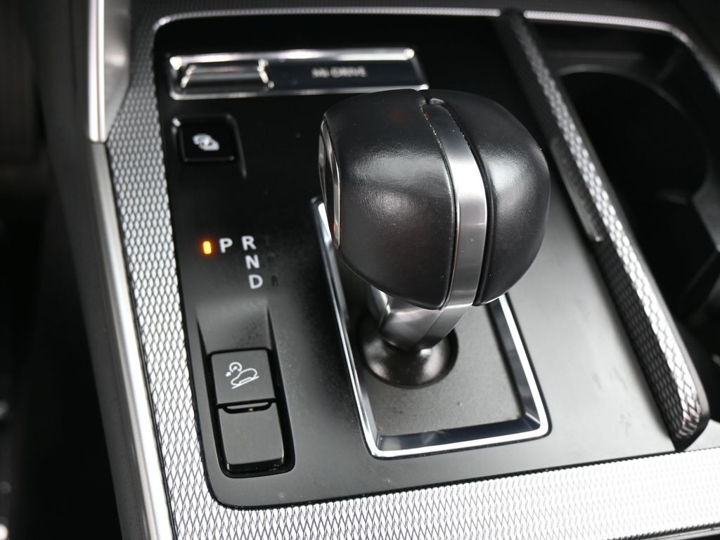 Used 2025 Rhodium White Premium Mazda Preferred image 19