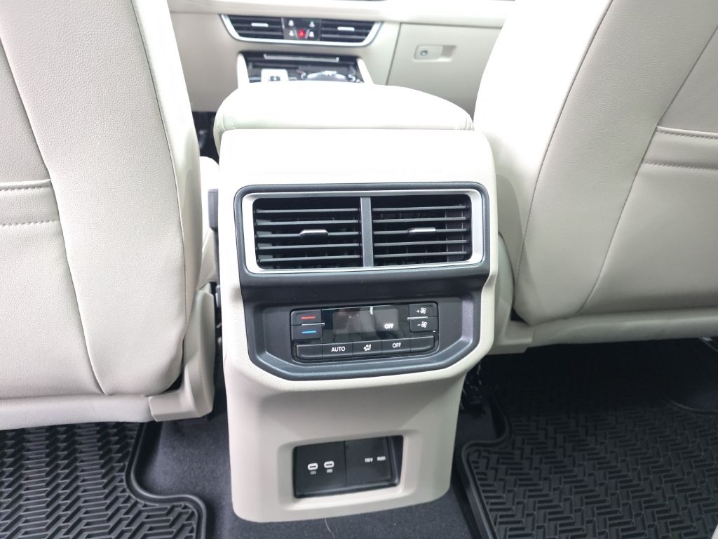 2026 Volkswagen Atlas 2.0T SE w/Technology White/off-white at Sutliff Volkswagen