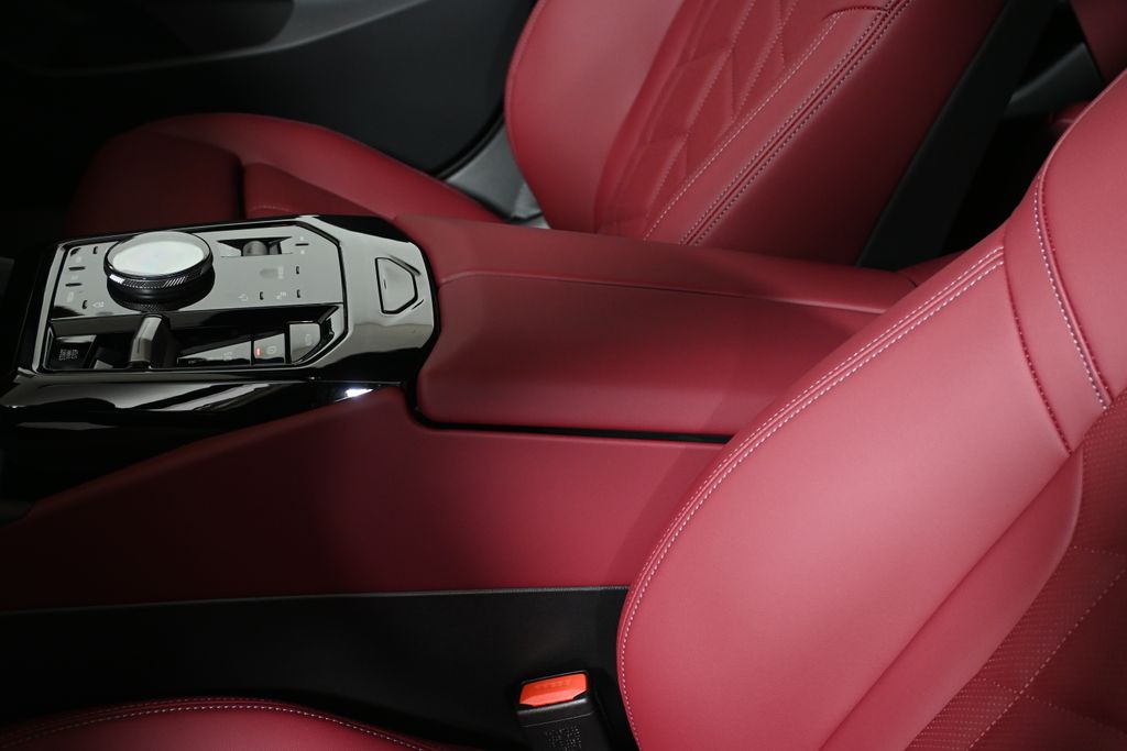 Thumbnail: 2026 BMW 5 Series - 26