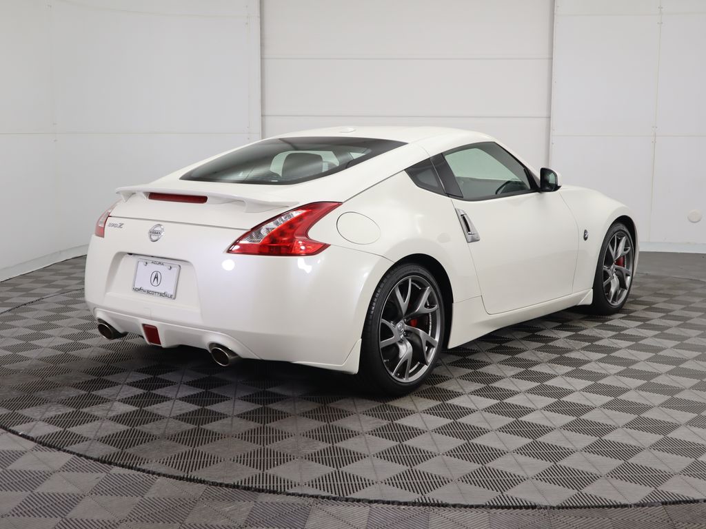 2017 Nissan Z Sport 5