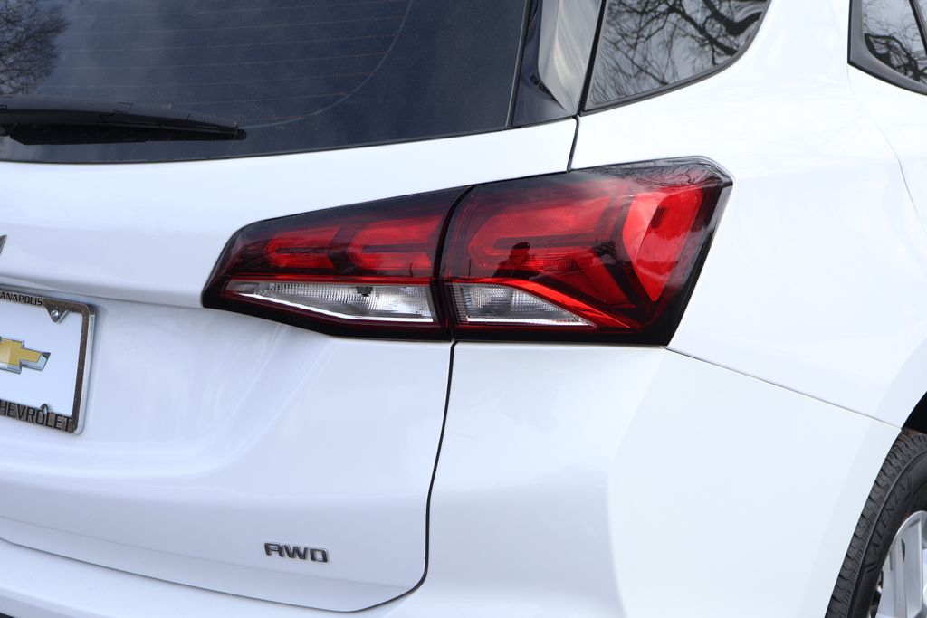 Thumbnail: 2024 Chevrolet Equinox - 10