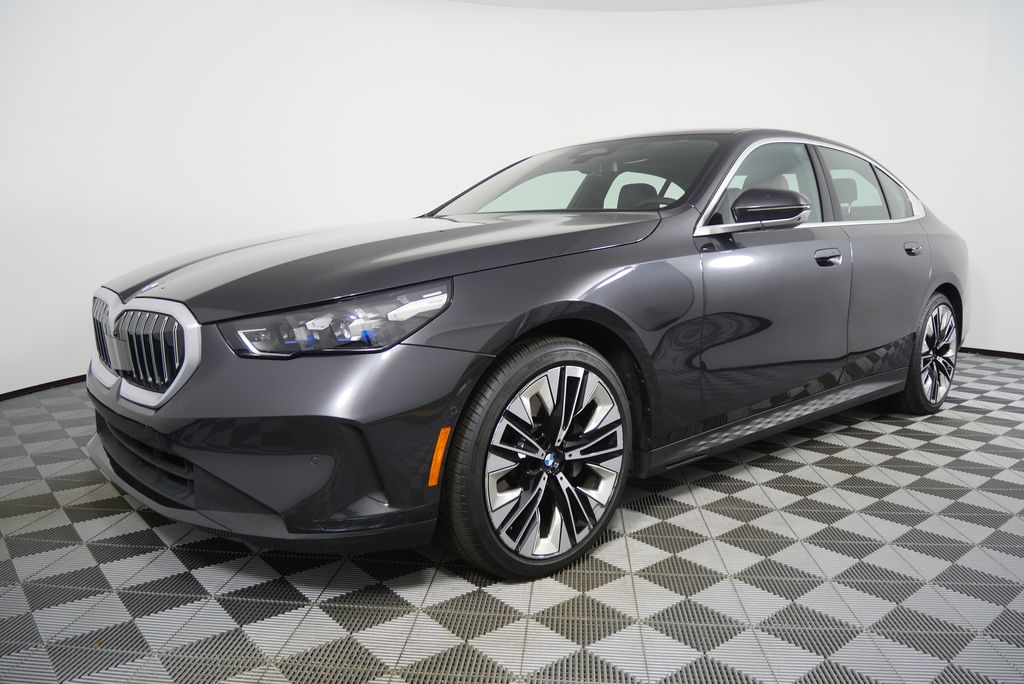 Thumbnail: 2025 BMW 5 Series - 8