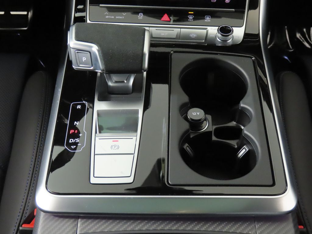 Thumbnail: 2026 Audi RS Q8 - 20