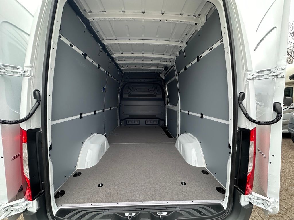 2024 Mercedes-Benz Sprinter 2500 Cargo 144 WB 19