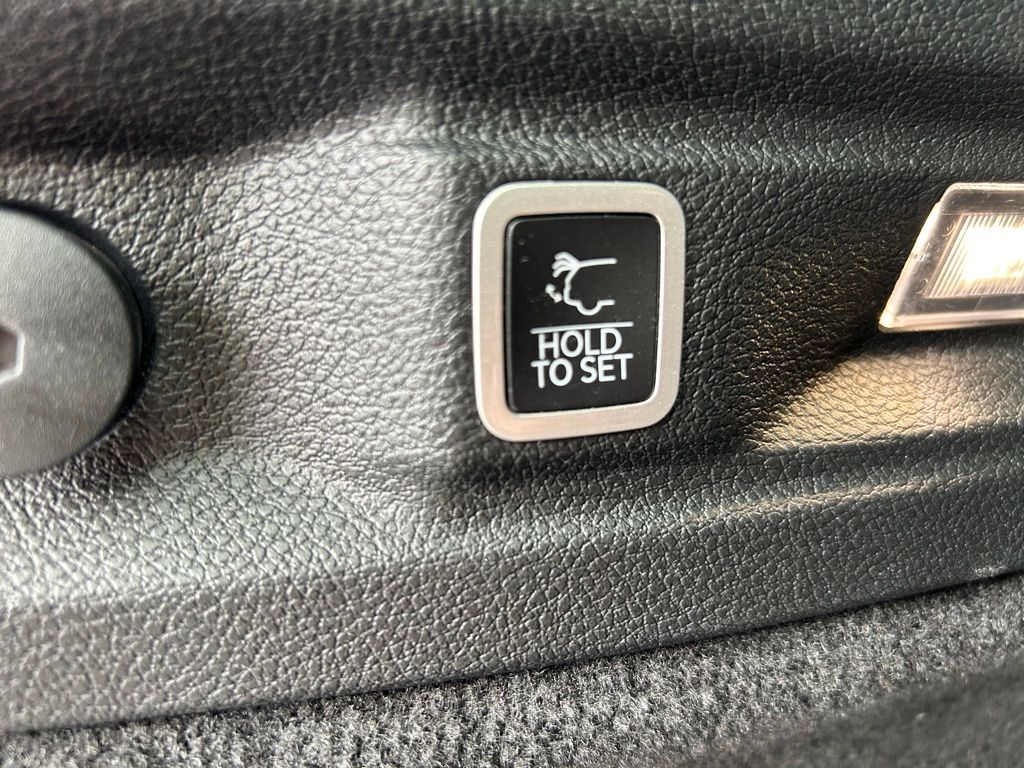 2021 Jeep Grand Cherokee L Summit 23