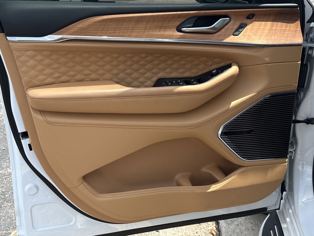 2025 Jeep Grand Cherokee Summit Reserve White at Victoria Chrysler Dodge Jeep Ram