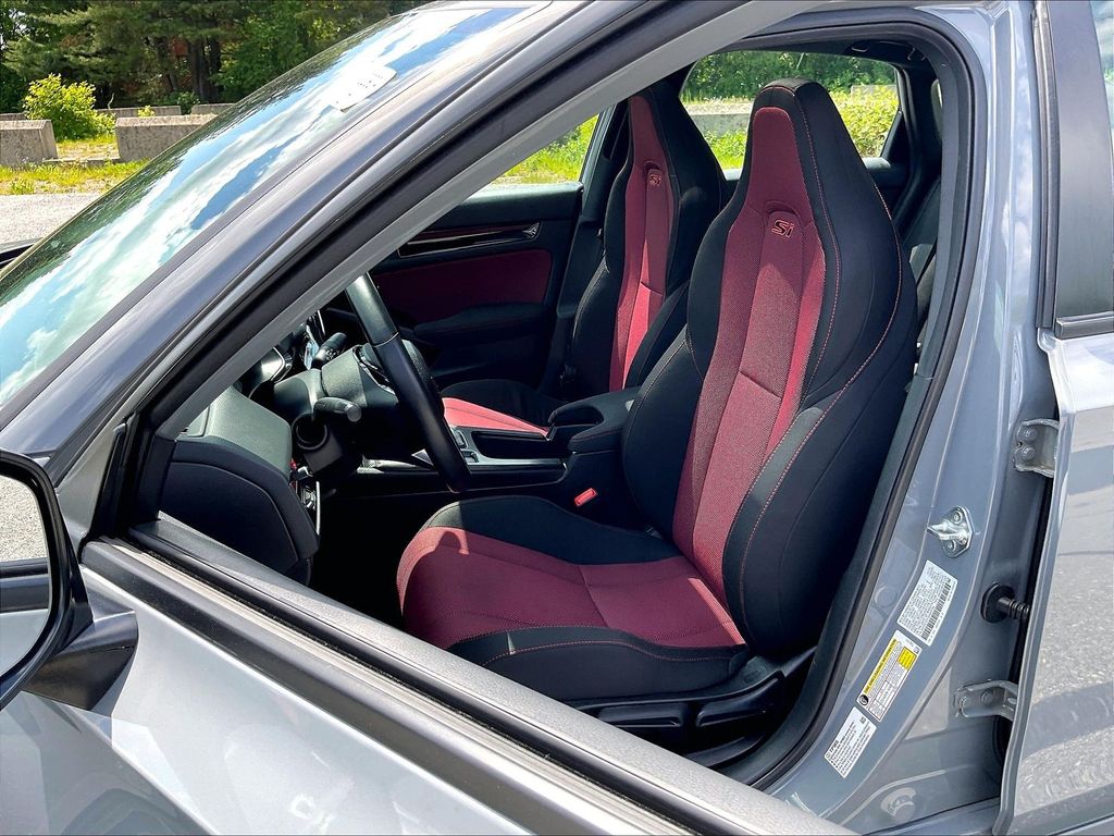 2025 Honda Civic Si — photo 10