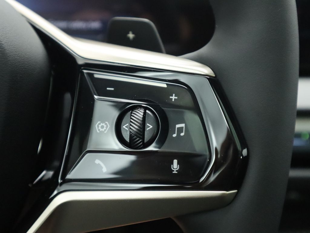 Thumbnail: 2025 BMW X3 - 12