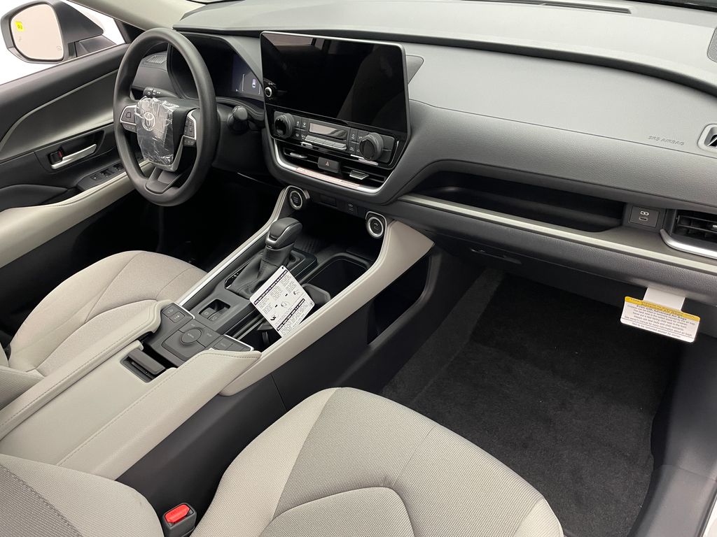 Thumbnail: 2025 Toyota Grand Highlander - 16
