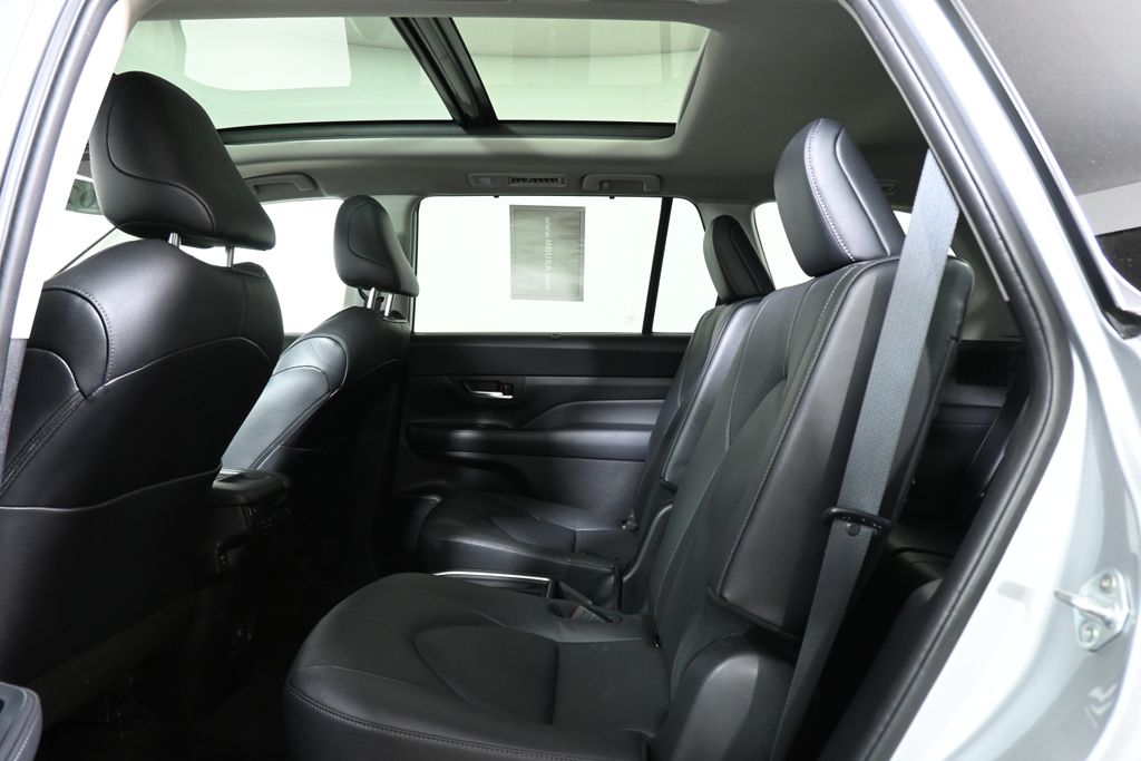 Thumbnail: 2024 Toyota Grand Highlander - 32