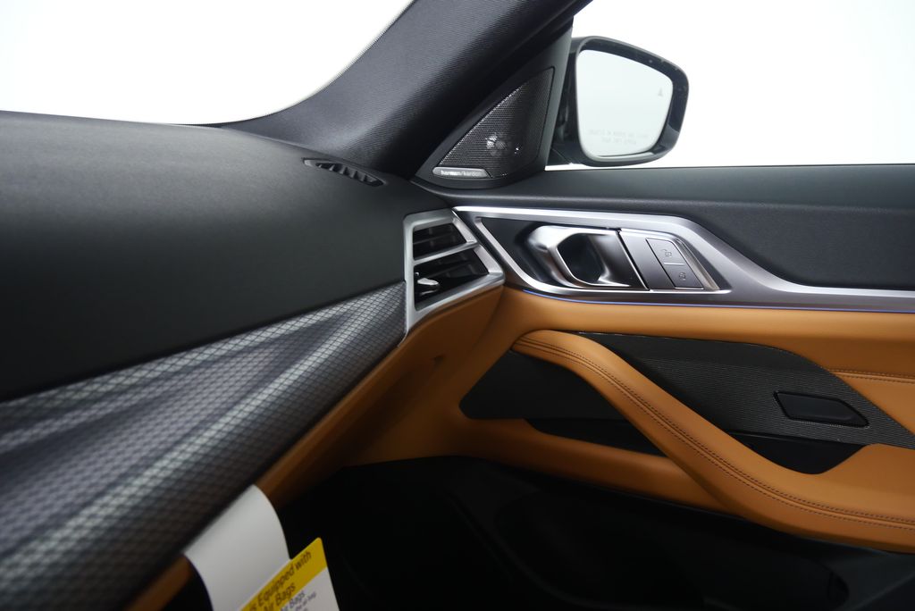 Thumbnail: 2025 BMW i4 - 25
