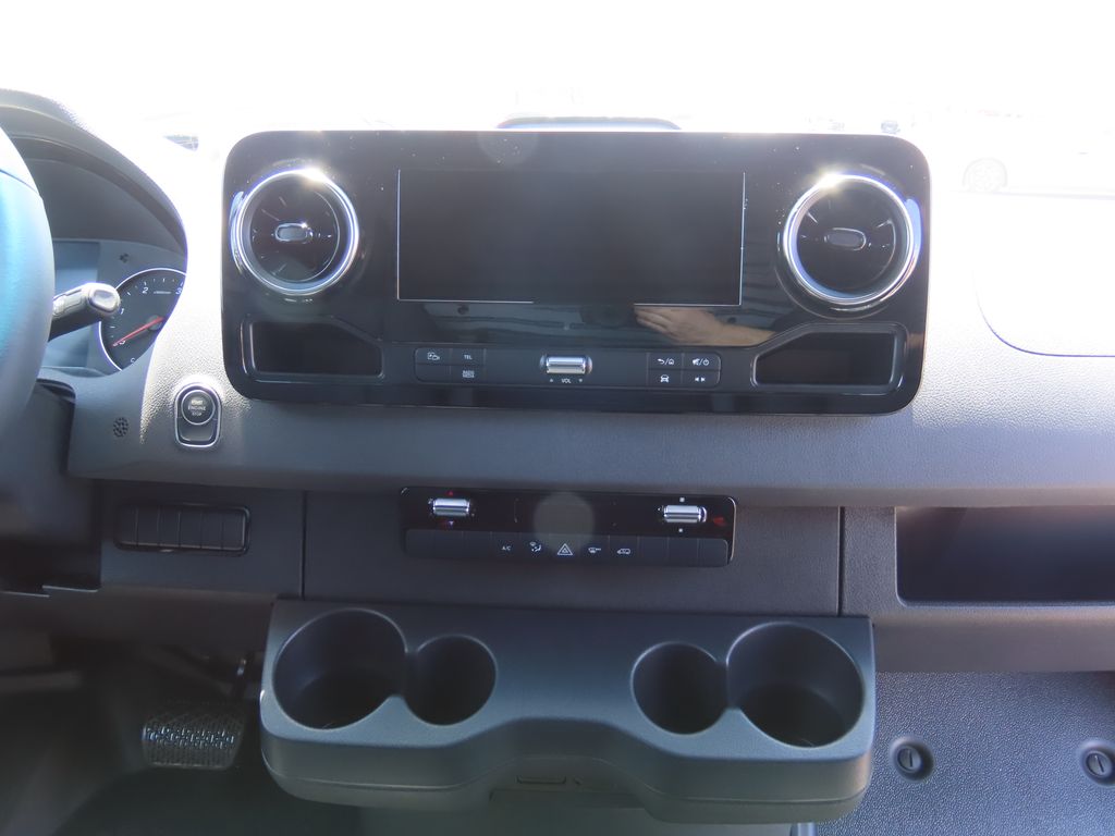 2025 Mercedes-Benz Sprinter 2500 15