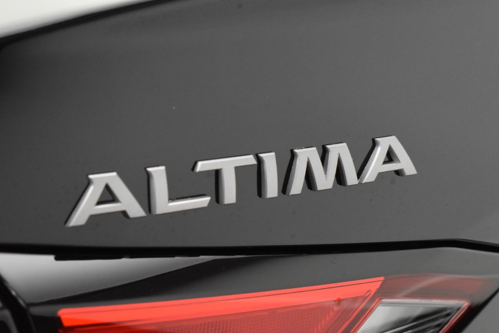 Thumbnail: 2025 Nissan Altima - 9