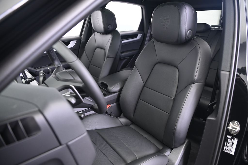 Thumbnail: 2025 Porsche Cayenne - 5