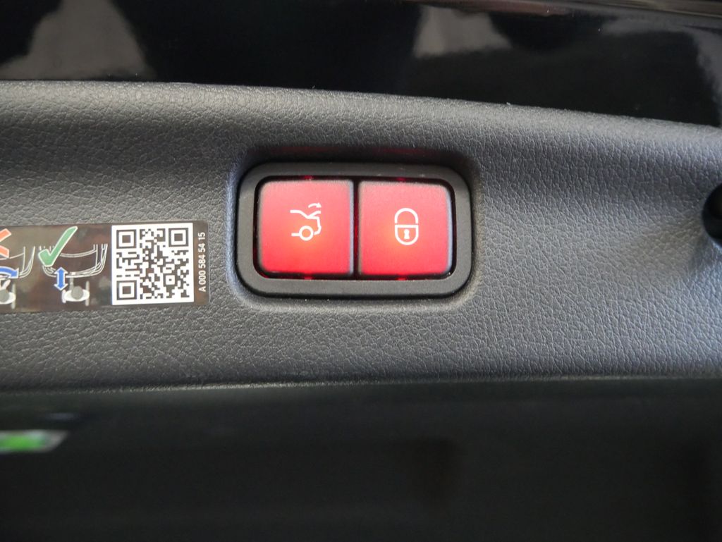 Thumbnail: 2023 Mercedes-Benz C-Class - 24