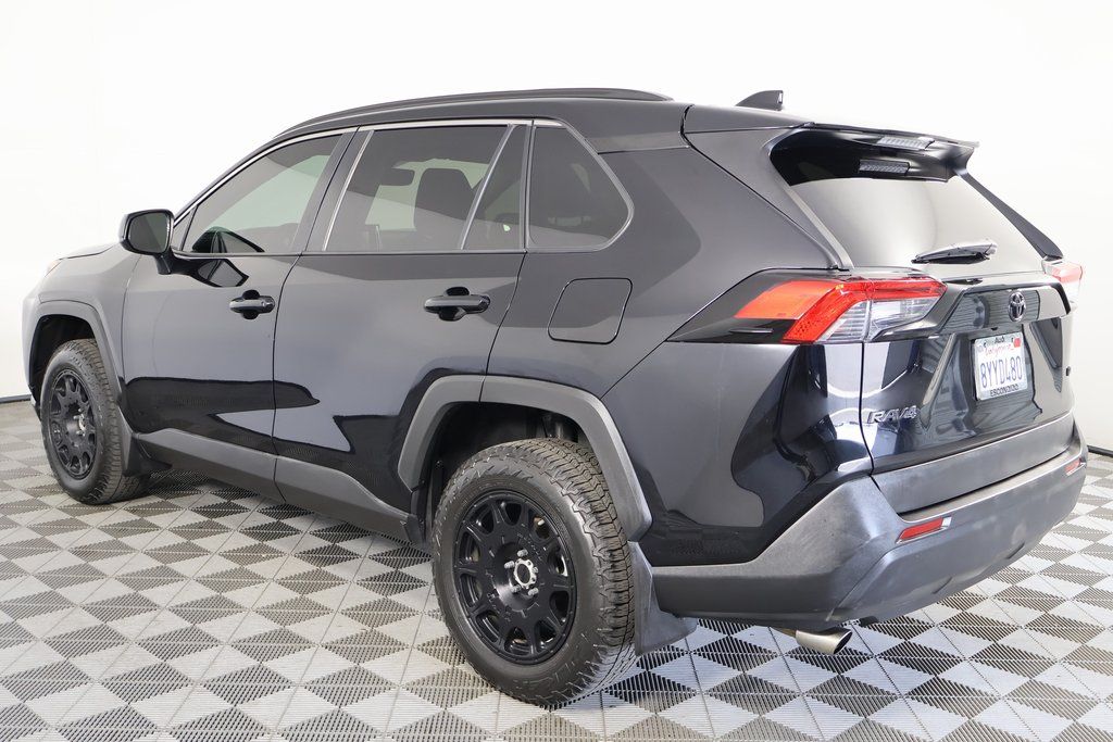 Thumbnail: 2021 Toyota RAV4 - 6