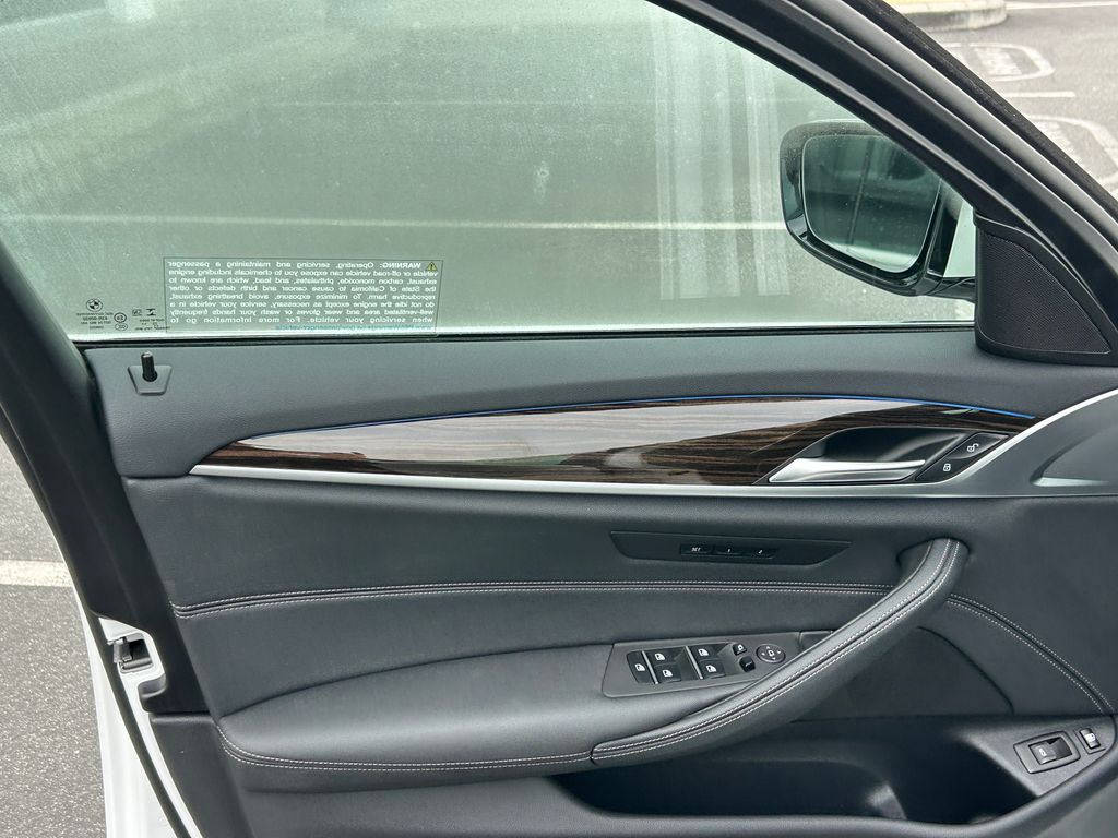 Thumbnail: 2023 BMW 5 Series - 11