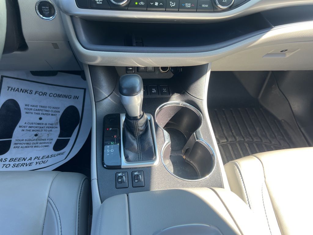 Thumbnail: 2018 Toyota Highlander - 17