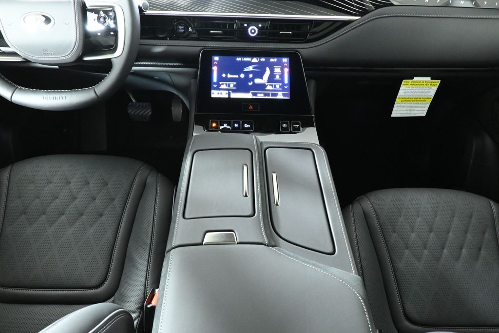 Thumbnail: 2026 INFINITI QX80 - 19