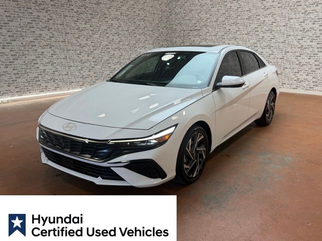 Serenity White 2025 Hyundai Elantra SEL Convenience FWD Sedan Front-Wheel Drive Continuously Variable Transmission