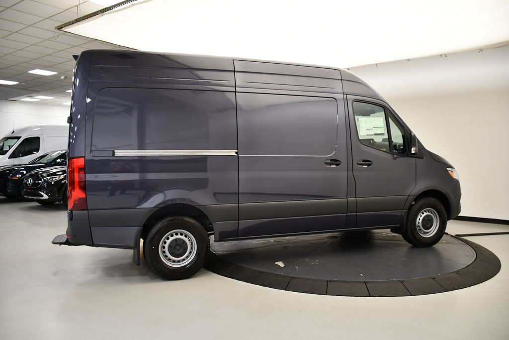 Thumbnail: 2025 Mercedes-Benz Sprinter - 5
