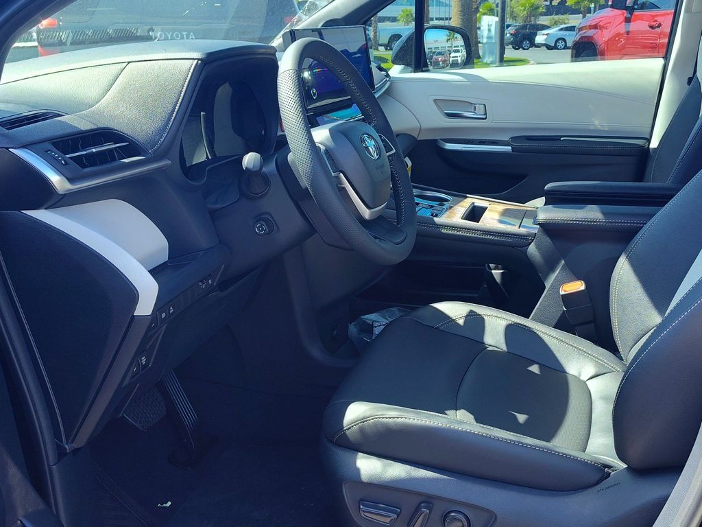 New 2026 Toyota Sienna Van
