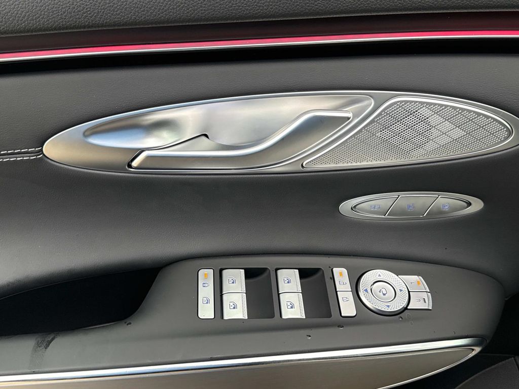 New 2026 White Genesis 2.5T image 21