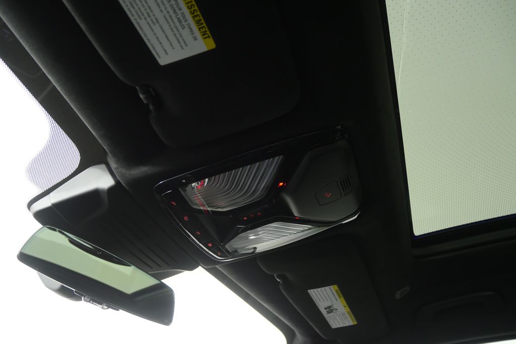 Thumbnail: 2026 BMW X7 - 25